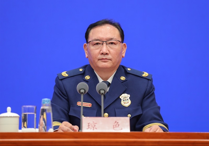 后入肏美女应急部党组成员、消防救援局局长琼色出席新闻发布会